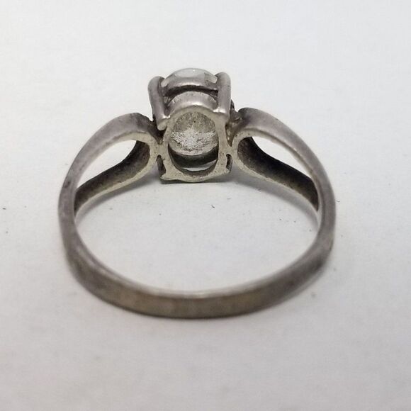 Vintage Sterling Silver Ring with Oval Solitaire Rhinestone Center, Size 5 1/2 - Picture 4 of 8